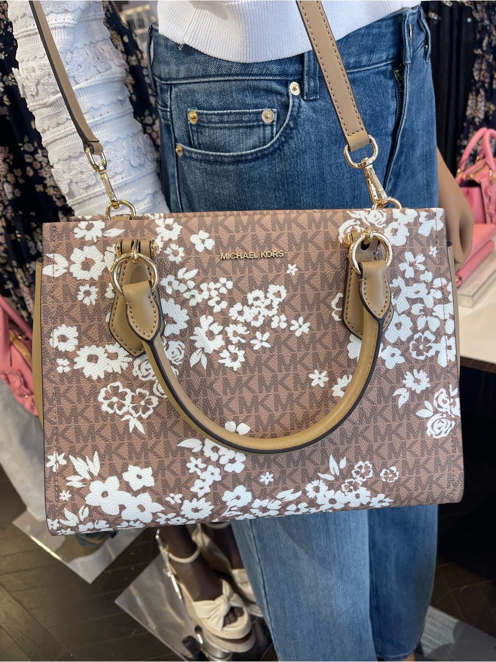 MICHAEL KORS Marilyn Medium Printed Signature Logo Satchel Crossbody 
CAMEL 
NWT - Picture 11 of 16